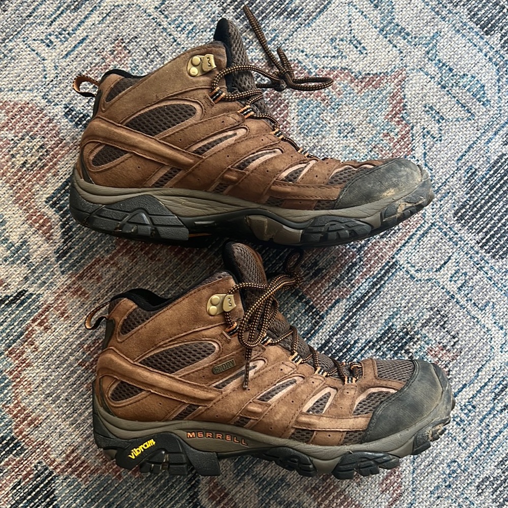 Mens Merrell size 10 wide hiking boots